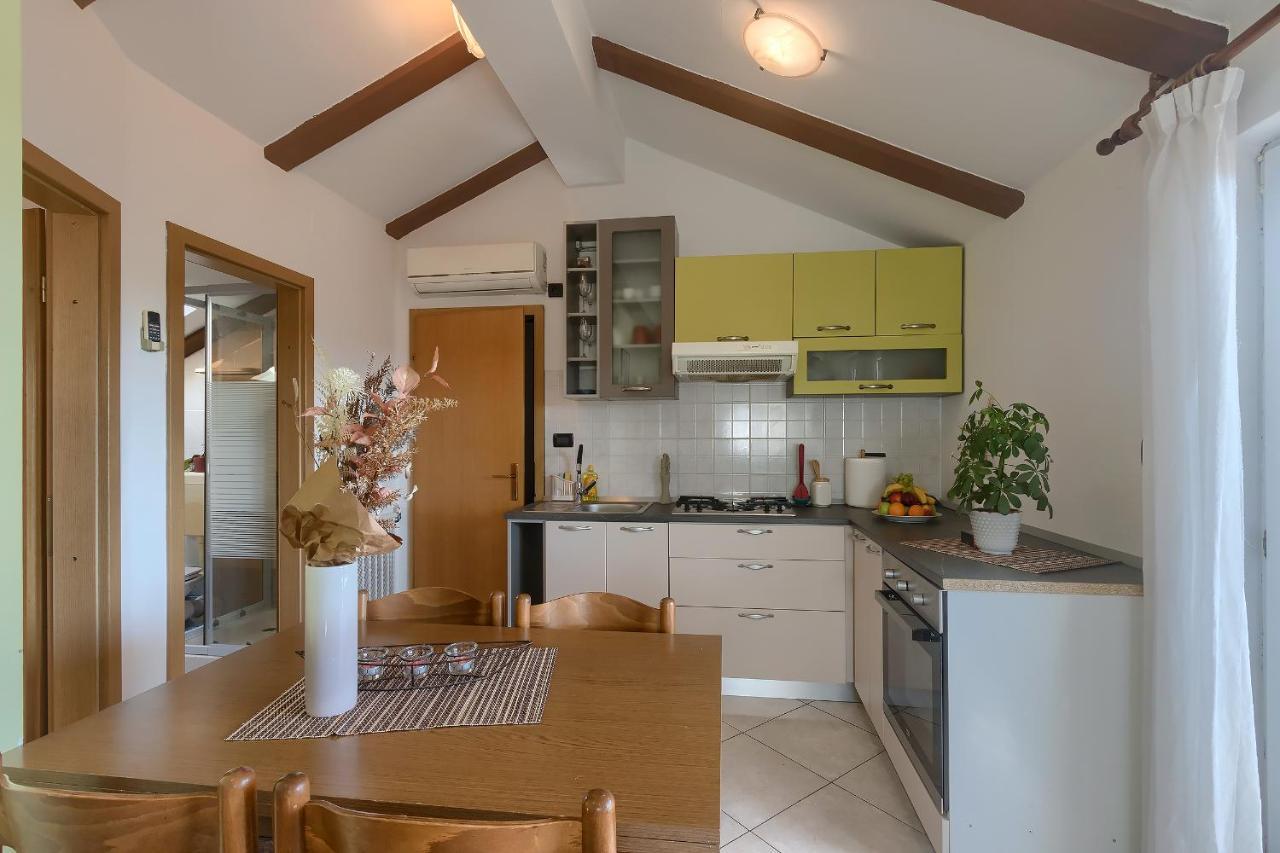 Apartments Ari And Bonnie - Cozy With Roof Terrace Pula Ngoại thất bức ảnh